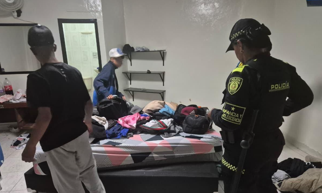 Rescatan a tres adolescentes de Bogotá que estaban solos en un hotel del centro de Medellín