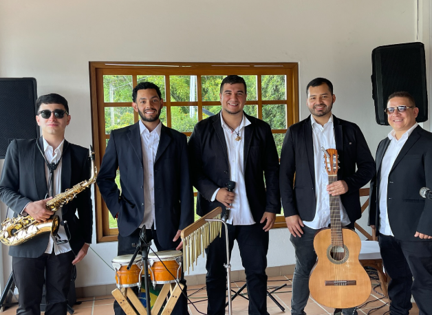 Programación oficial del Festival Florecer Cervecero 2026 con bandas musicales y cervecerías artesanales participantes en La Ceja.