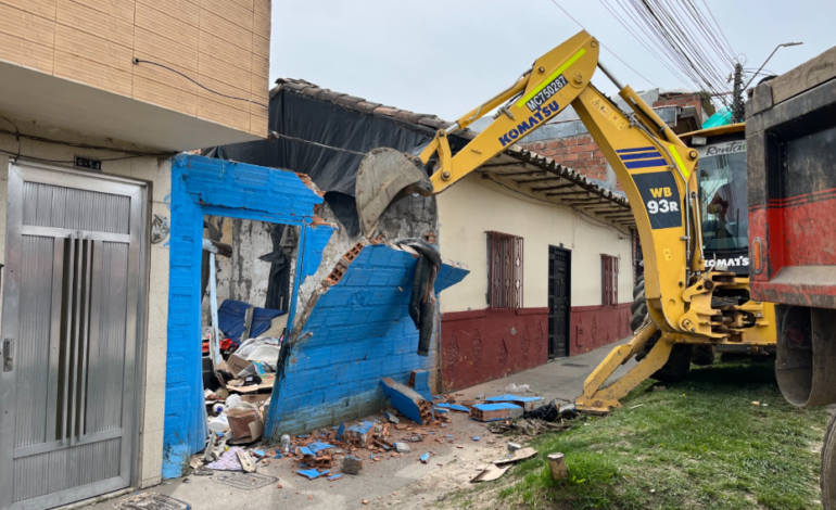Así fue la demolición de una casa usada para el microtráfico en La Unión