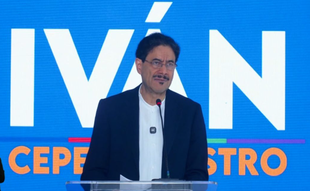 Iván Cepeda anuncia que no asistirá a la posesión presidencial de Abelardo de la Espriella y promoverá acciones de desobediencia civil.