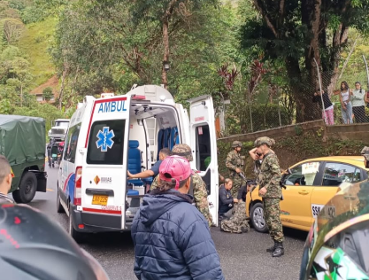 Accidente de tránsito en el sector Chaguala de Cocorná sobre la autopista Medellín-Bogotá.