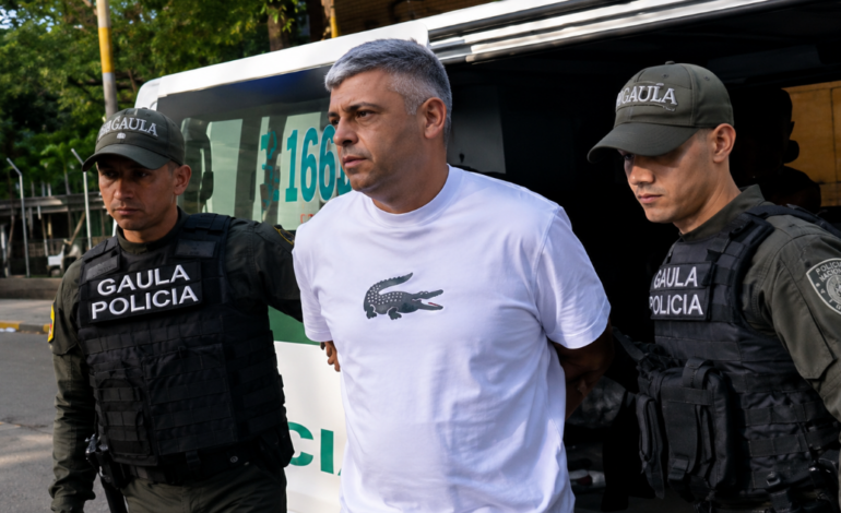 Alias Plateado, presunto cabecilla del grupo delincuencial San Pablo, capturado en Bello.