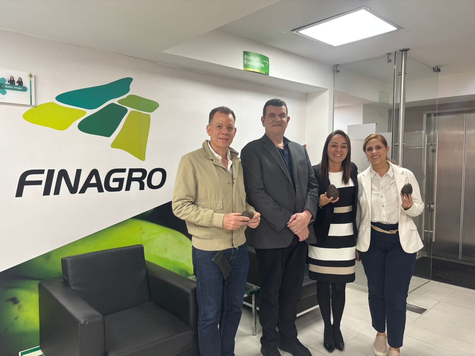 Aguacate sostenible entra a la línea de crédito de Finagro y beneficiará a productores colombianos