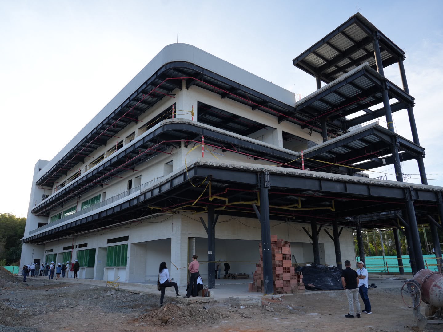 El nuevo campus del SENA en La Ceja registra un avance del 80 % y contempla una inversión superior a los $30.700 millones.