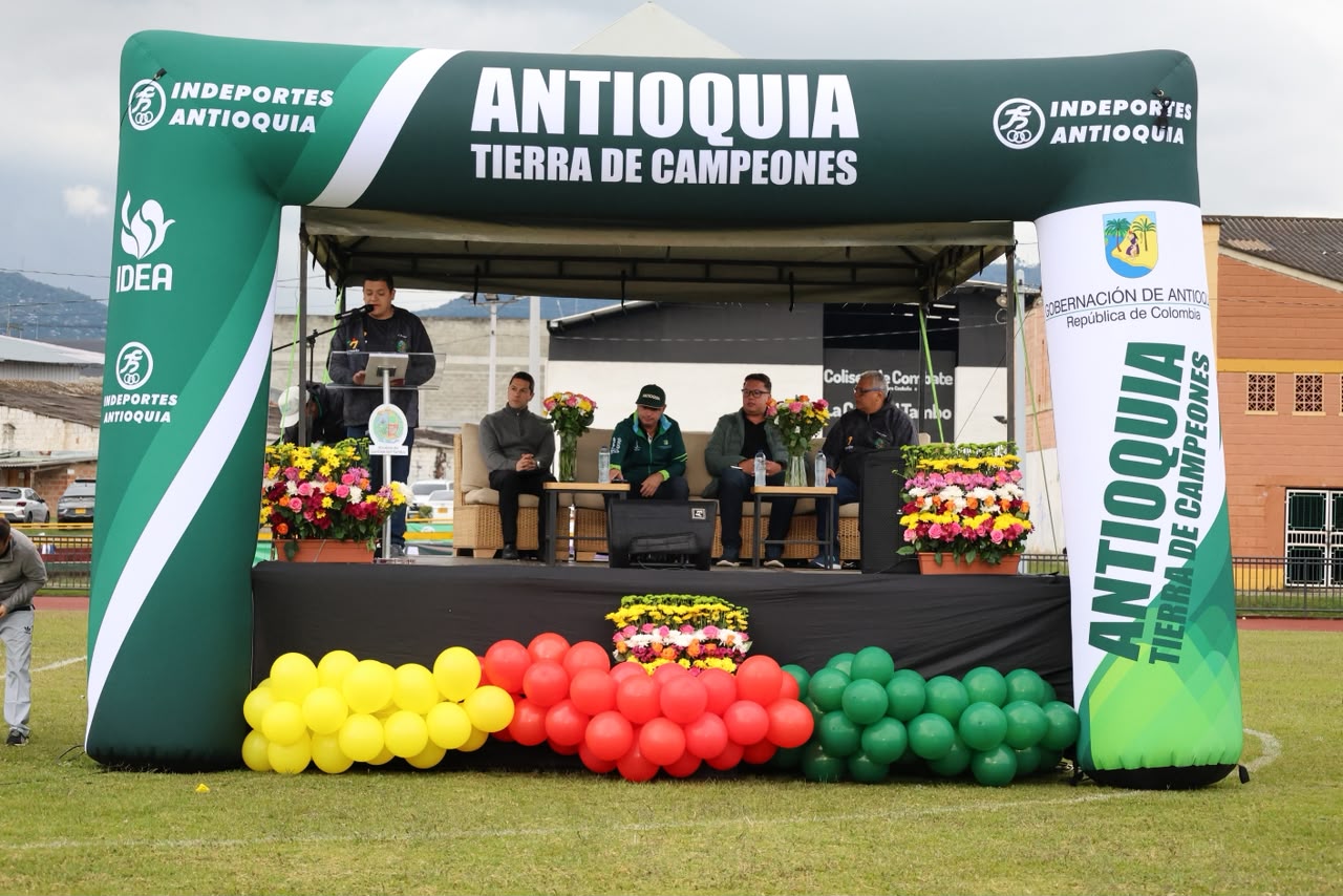 Ceremonia inaugural de los Juegos Intercolegiados Oriente 2026 en La Ceja.