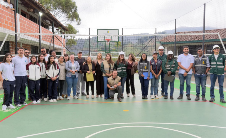 La Ceja renovó la cancha de la I.E. Francisco María Cardona con recursos de la Tasa de Seguridad