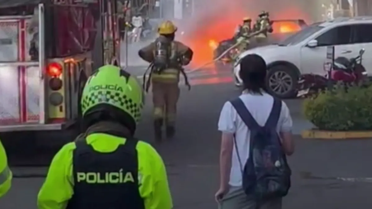 Vehículo se incendió en parqueadero de un edificio en Rionegro