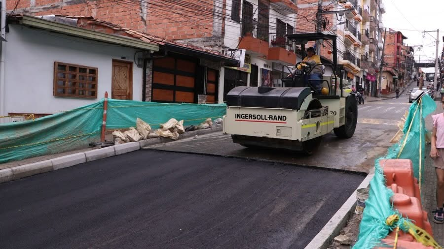 Marinilla avanza en la pavimentación de la segunda etapa de la vía La Martina