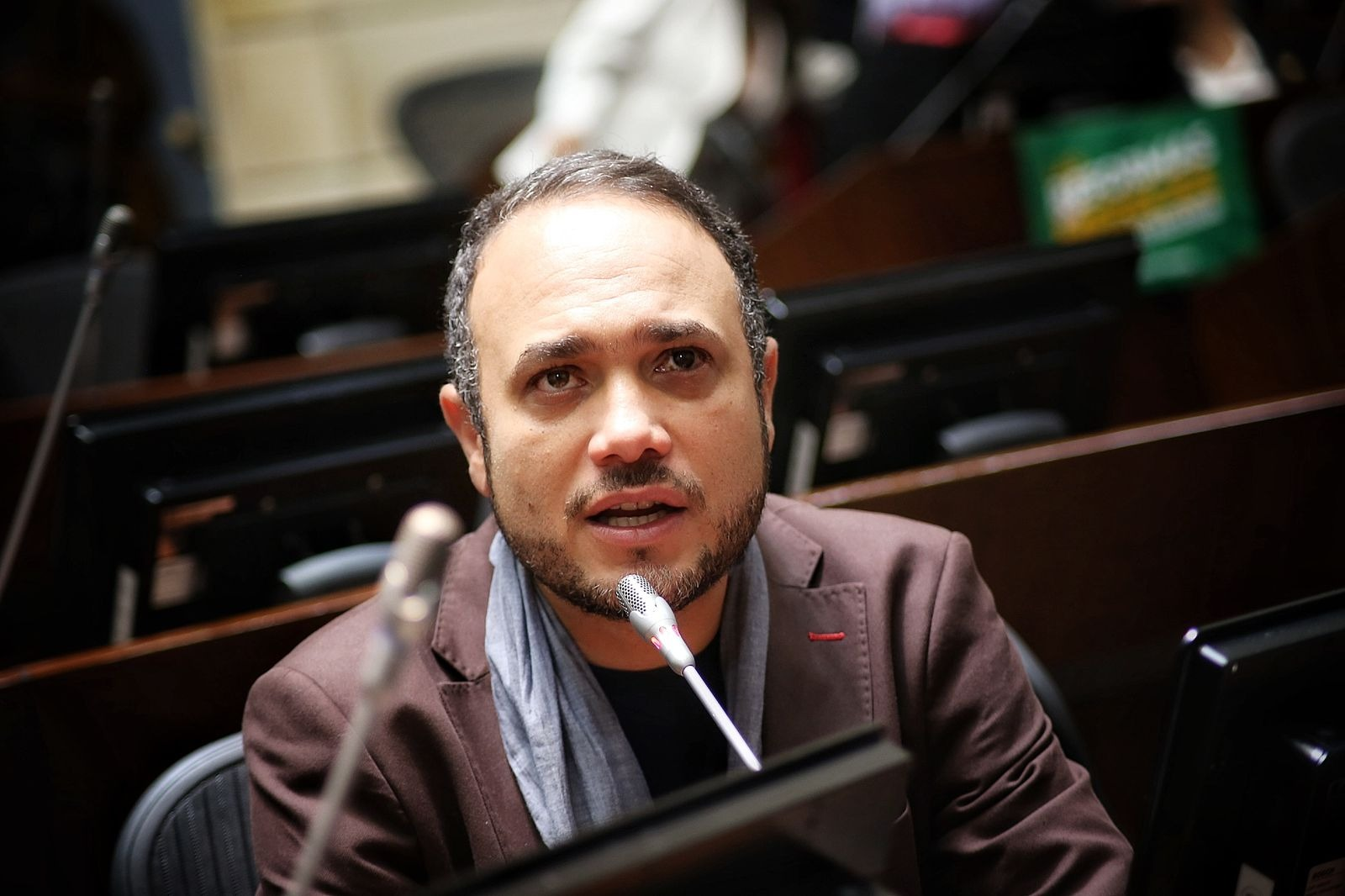 Alfredo Deluque Zuleta, senador del Partido de la U, cuestionado por su apoyo a la Ley de Paz Total mientras suena como próximo presidente del Congreso.